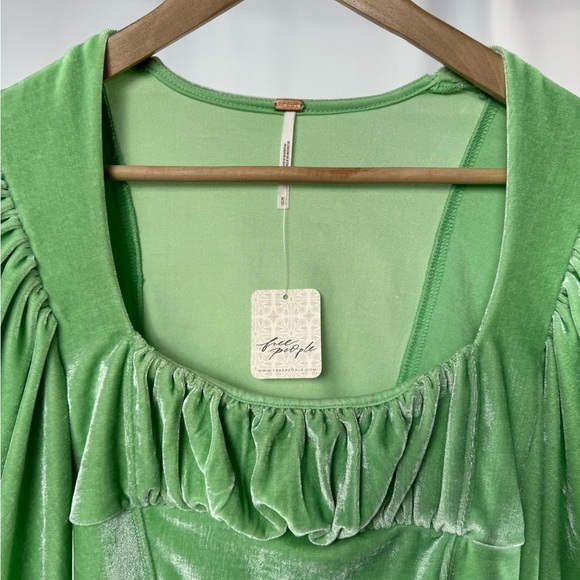 NWT Free People X REVOLVE Hold Me Velvet Top in Sage Brush Size Extra Small - Picture 3 of 8